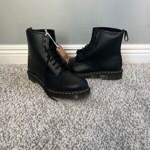 Dr. Martens 1460 Smooth Leather Lace Up Boots in Black Men's Size 10 Women's 11